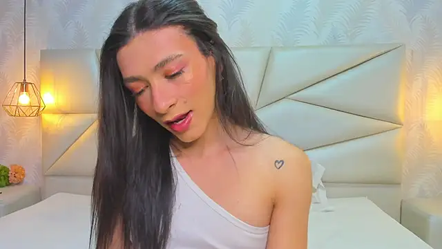 laurettedela rouse online show from 4, 11, 2025