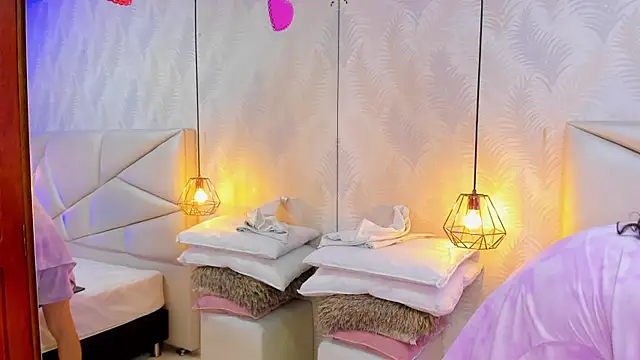 laurettedela rouse online show from 3, 12, 2025