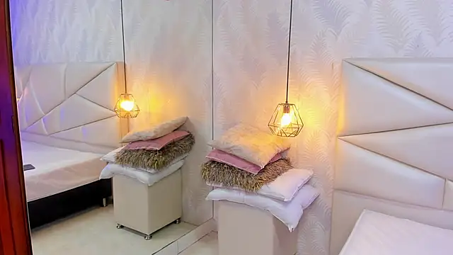 laurettedela rouse online show from 14, 12, 2025