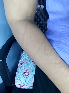 Snapshot of Hey_shiviii chatting on 7, 4, 2026 Hey shiviii online show from 7, 4, 2026