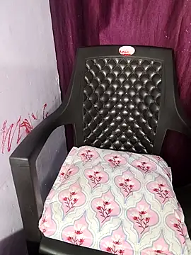 Snapshot of Hey_shiviii chatting on 10, 4, 2026 Hey shiviii online show from 10, 4, 2026