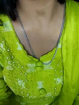 Snapshot of Hey_shiviii chatting on 14, 4, 2026 Hey shiviii online show from 14, 4, 2026