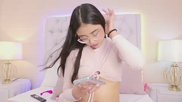 ScarlettPetrova online show from 9, 1, 2026