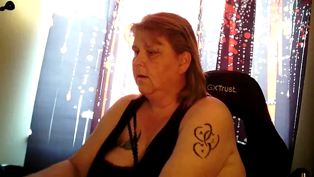 Snapshot of paulus52 chatting on 6, 7, 2026 paulus52 online show from 6, 7, 2026