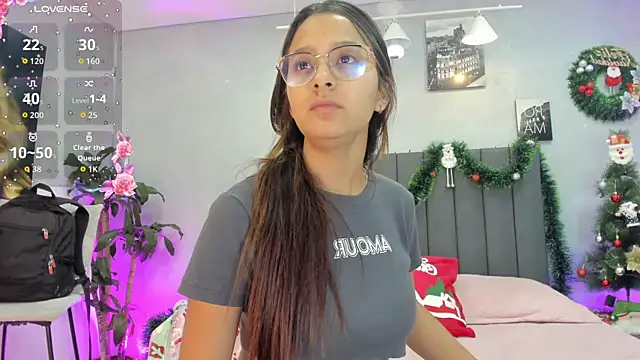 Snapshot of kendra_london chatting on 28, 11, 2025 kendra london online show from 28, 11, 2025