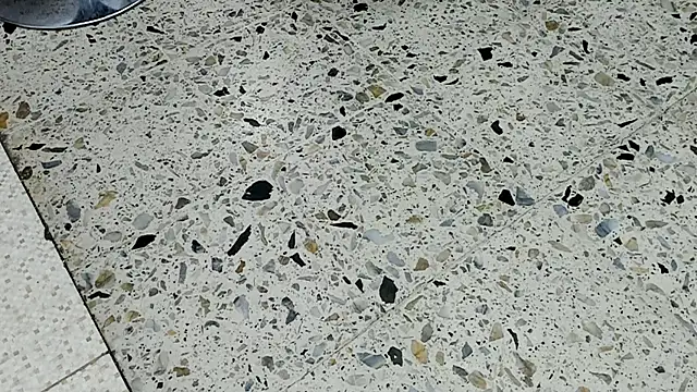 kendra london online show from 10, 4, 2026