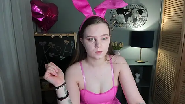 Snapshot of bbybreexx chatting on 10, 11, 2025 bbybreexx online show from 10, 11, 2025