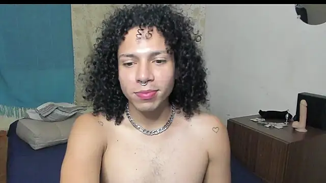 Snapshot of Angelwhitte chatting on 6, 11, 2025 Angelwhitte online show from 6, 11, 2025