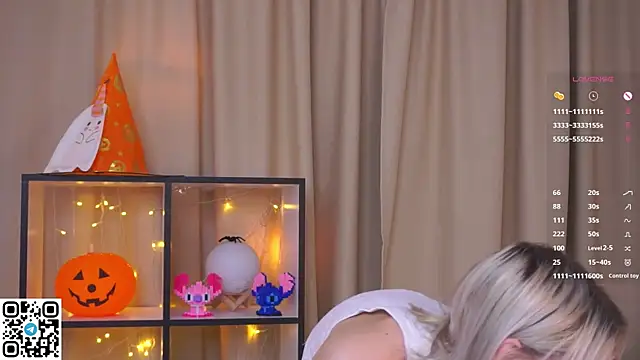 Snapshot of RiriKiss chatting on 4, 11, 2025 RiriKiss online show from 4, 11, 2025