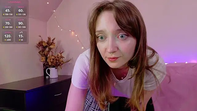 Snapshot of TinyMuse_ chatting on 22, 11, 2025 TinyMuse online show from 22, 11, 2025