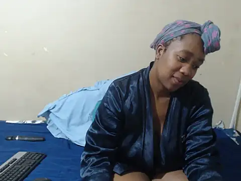 Snapshot of SexyLipss_ chatting on 25, 4, 2026 SexyLipss online show from 25, 4, 2026