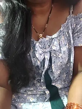 Snapshot of hyd_couple7878 chatting on 8, 6, 2026 hyd couple7878 online show from 8, 6, 2026