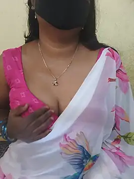 Snapshot of hyd_couple7878 chatting on 17, 7, 2026 hyd couple7878 online show from 17, 7, 2026