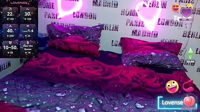 Bya hootgyrl1 online show from 15, 1, 2026