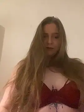 Snapshot of LiahLovexoxx chatting on 7, 11, 2025 LiahLovexoxx online show from 7, 11, 2025