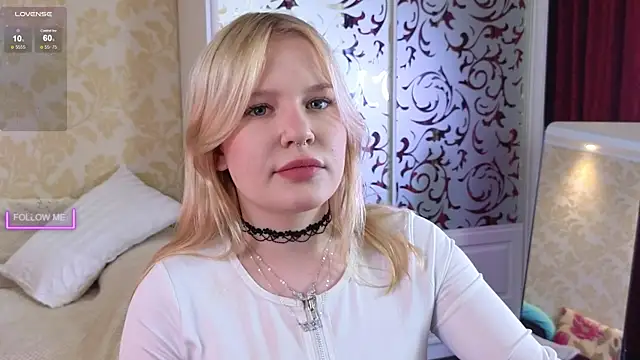 Snapshot of Mila_wxw chatting on 25, 11, 2025 Mila wxw online show from 25, 11, 2025