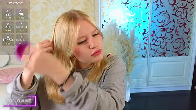 Snapshot of Mila_wxw chatting on 27, 11, 2025 Mila wxw online show from 27, 11, 2025