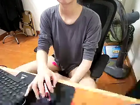 Snapshot of ---Lusi03--- chatting on 2, 12, 2025 ---Lusi03--- online show from 2, 12, 2025