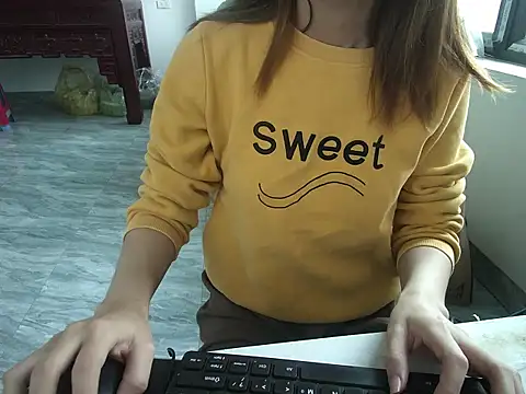 Snapshot of ---Lusi03--- chatting on 15, 12, 2025 ---Lusi03--- online show from 15, 12, 2025