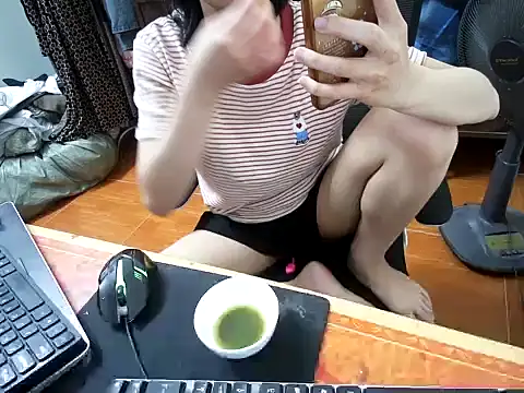 Snapshot of ---Lusi03--- chatting on 26, 4, 2026 ---Lusi03--- online show from 26, 4, 2026