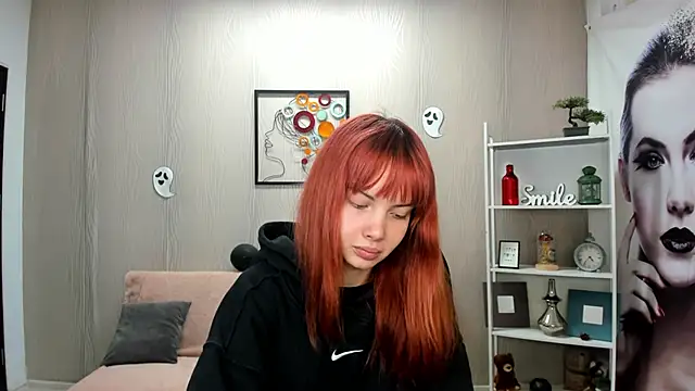 Snapshot of OlyviaBella chatting on 4, 11, 2025 OlyviaBella online show from 4, 11, 2025