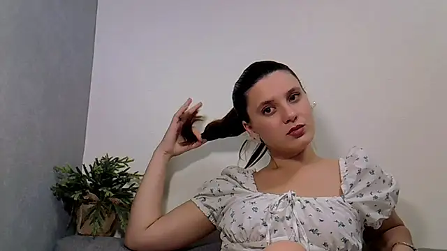 Snapshot of KiraHoney chatting on 8, 11, 2025 KiraHoney online show from 8, 11, 2025