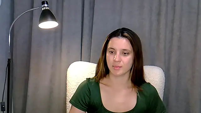 Snapshot of KiraHoney chatting on 25, 6, 2026 KiraHoney online show from 25, 6, 2026