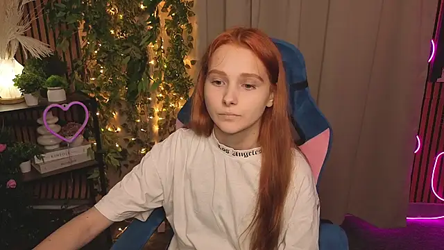 Snapshot of MarthaMack chatting on 21, 11, 2025 MarthaMack online show from 21, 11, 2025