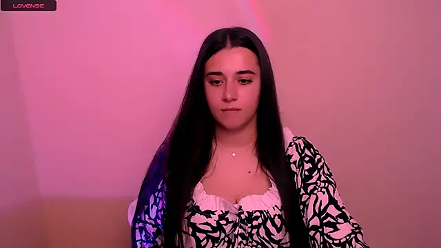 Snapshot of AlinaDoll_ chatting on 12, 11, 2025 AlinaDoll online show from 12, 11, 2025