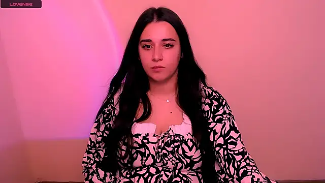 Snapshot of AlinaDoll_ chatting on 20, 11, 2025 AlinaDoll online show from 20, 11, 2025