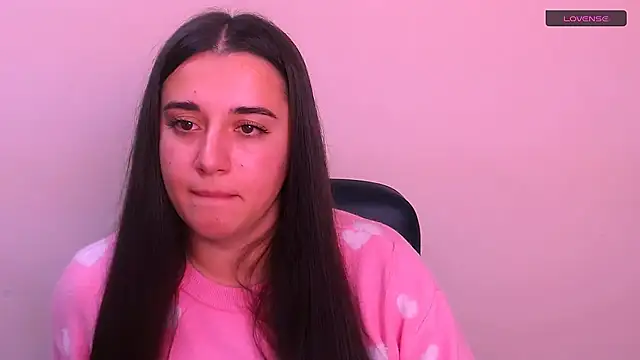 Snapshot of AlinaDoll_ chatting on 21, 11, 2025 AlinaDoll online show from 21, 11, 2025