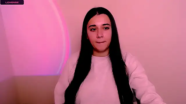 Snapshot of AlinaDoll_ chatting on 25, 11, 2025 AlinaDoll online show from 25, 11, 2025