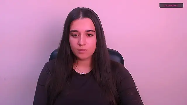 Snapshot of AlinaDoll_ chatting on 26, 11, 2025 AlinaDoll online show from 26, 11, 2025