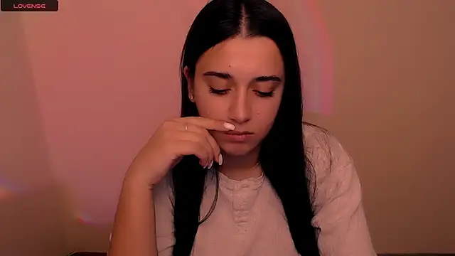 Snapshot of AlinaDoll_ chatting on 1, 12, 2025 AlinaDoll online show from 1, 12, 2025