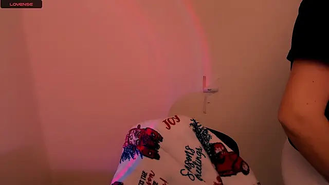 Snapshot of AlinaDoll_ chatting on 2, 12, 2025 AlinaDoll online show from 2, 12, 2025