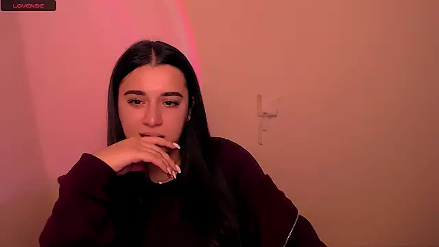 Snapshot of AlinaDoll_ chatting on 18, 12, 2025 AlinaDoll online show from 18, 12, 2025