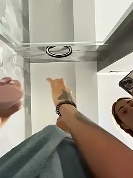 Snapshot of VickyM99 chatting on 14, 12, 2025 VickyM99 online show from 14, 12, 2025