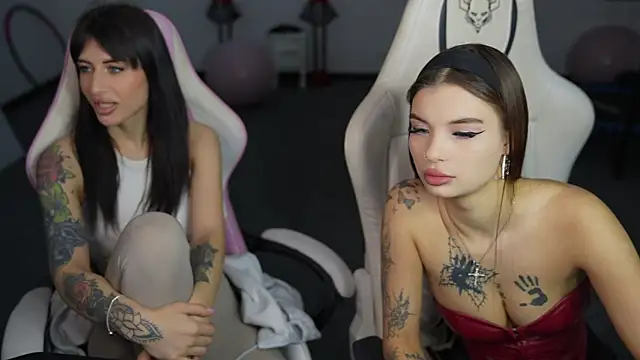 Snapshot of Mireya054 chatting on 16, 12, 2025 Mireya054 online show from 16, 12, 2025