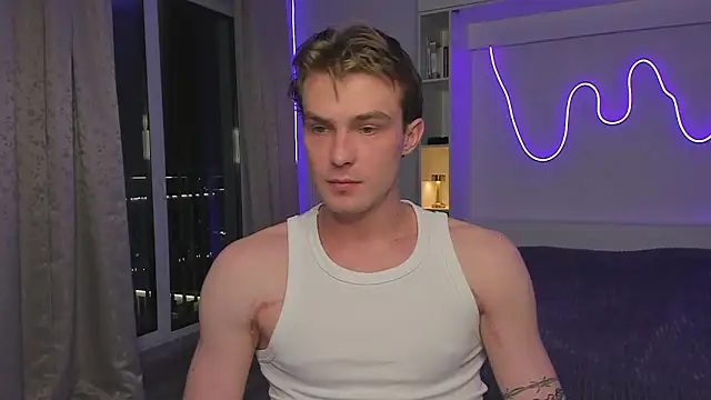 Snapshot of DanteRay chatting on 8, 11, 2025 DanteRay online show from 8, 11, 2025