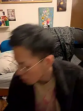 Snapshot of ippei0001 chatting on 5, 11, 2025 ippei0001 online show from 5, 11, 2025