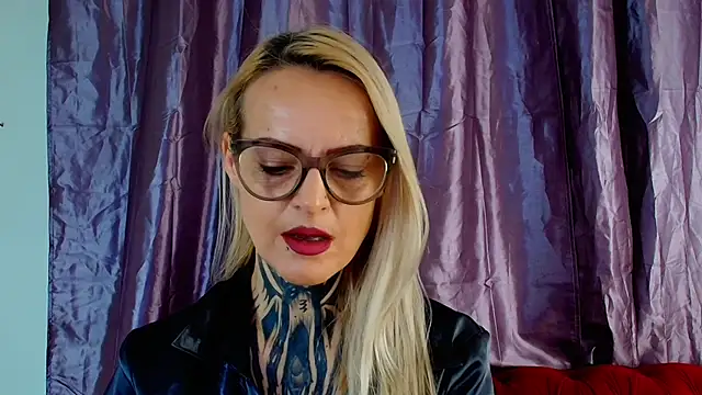 TattooTemptress online show from 15, 12, 2025