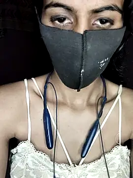 Snapshot of Thaper_Meera2 chatting on 9, 11, 2025 Thaper Meera2 online show from 9, 11, 2025