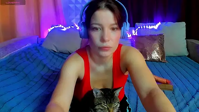 Eva purrr  online show from 14, 4, 2026