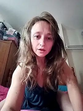 HotMommaCR online show from 4, 12, 2025