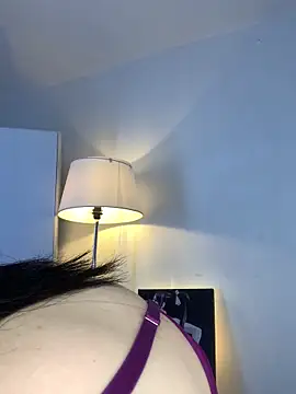 Snapshot of violettabond chatting on 27, 5, 2026 violettabond online show from 27, 5, 2026
