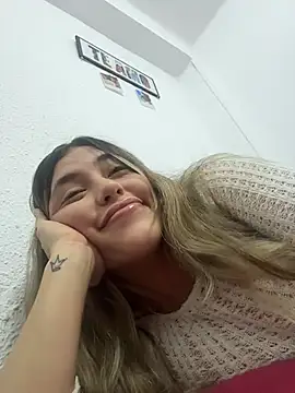 Snapshot of dhurata_22 chatting on 8, 11, 2025 dhurata 22 online show from 8, 11, 2025