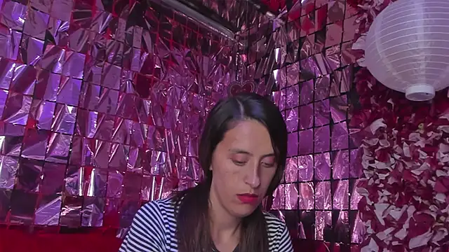 mia luna ed online show from 17, 11, 2025