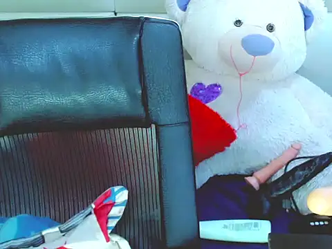 Snapshot of NharaBigCock chatting on 2, 12, 2025 NharaBigCock online show from 2, 12, 2025