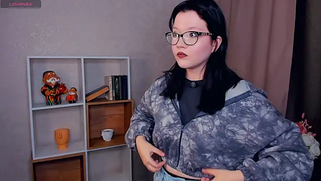 Snapshot of TishaFlaharty chatting on 5, 11, 2025 TishaFlaharty online show from 5, 11, 2025