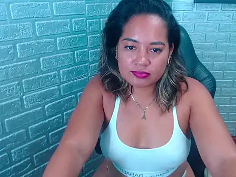 Snapshot of Bella_Summers_ chatting on 5, 11, 2025 Bella Summers online show from 5, 11, 2025